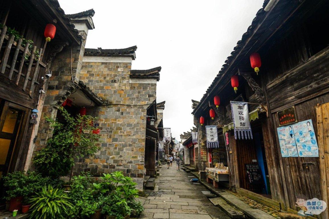 某大学禁止女生穿吊带超短裙进教室，这种要求是不是合理？游戏画面